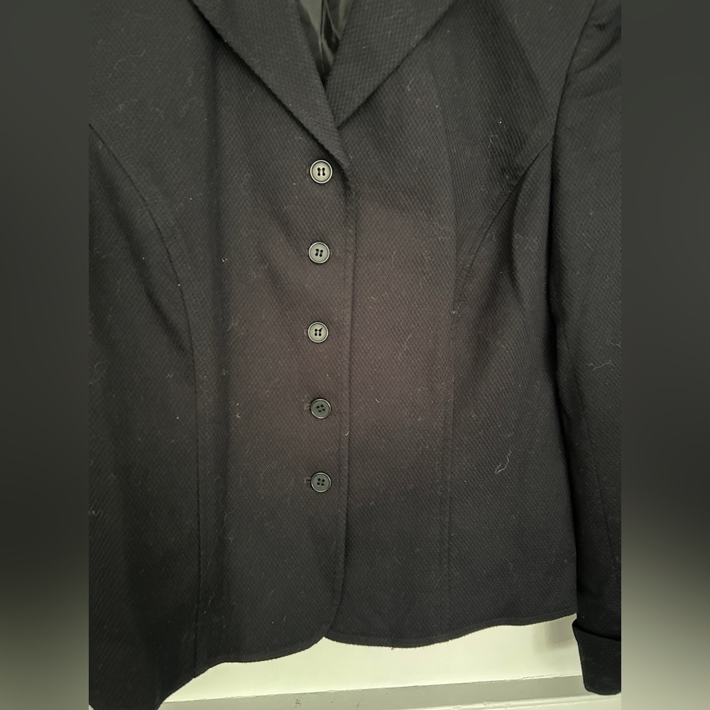 Jones  New York Navy Blue Cropped Cotton and Lycra Blazer Size 6 - Picture 4 of 9